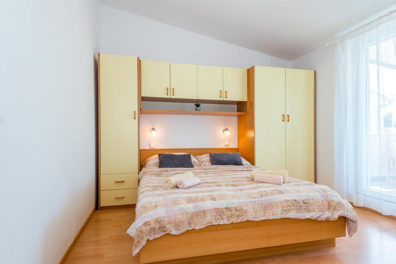 Apartment And Rooms Dalmatiko Vodice Extérieur photo
