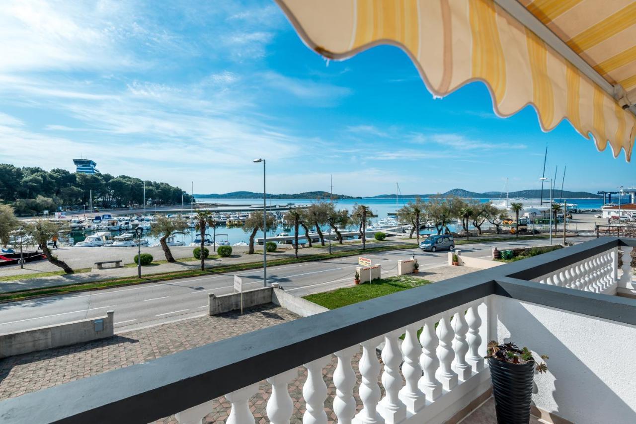 Apartment And Rooms Dalmatiko Vodice Extérieur photo