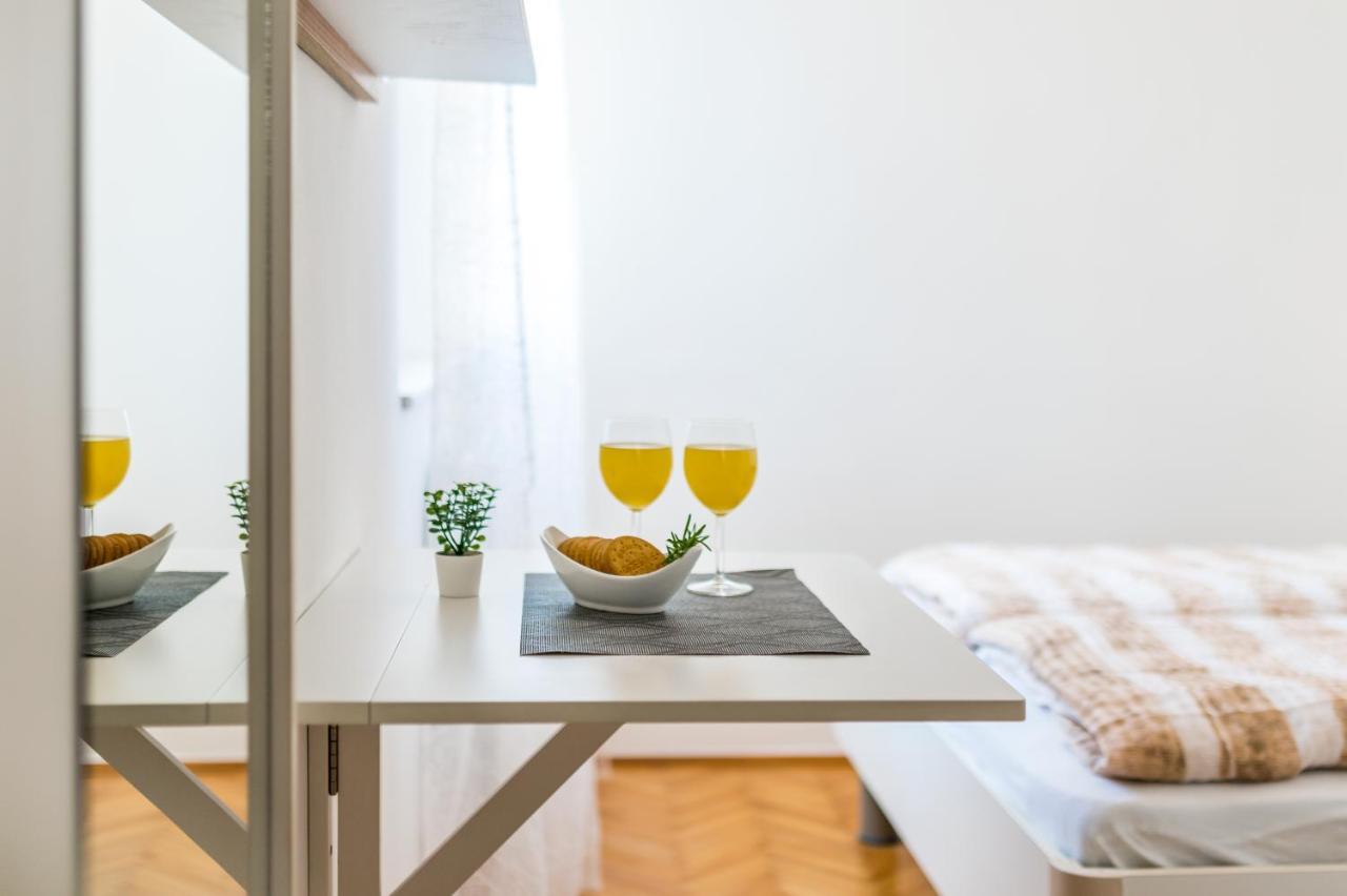 Apartment And Rooms Dalmatiko Vodice Extérieur photo