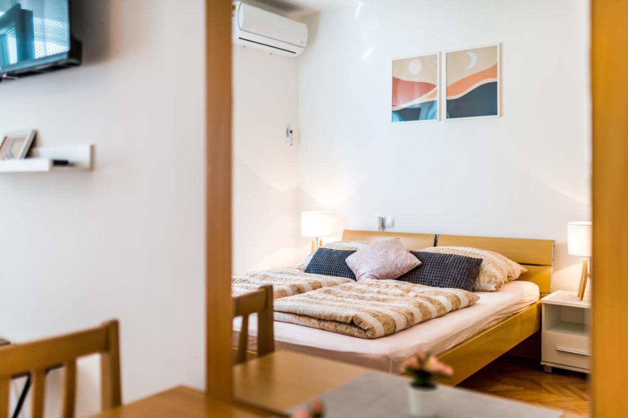 Apartment And Rooms Dalmatiko Vodice Extérieur photo
